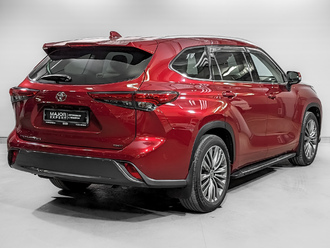 фото Toyota Highlander IV 2021