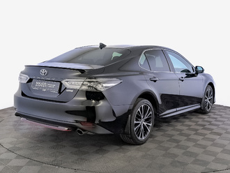 фото Toyota Camry VIII 2021