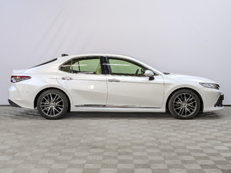 фото Toyota Camry VIII 2023