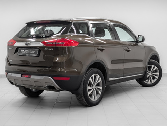 фото Geely Atlas 2020