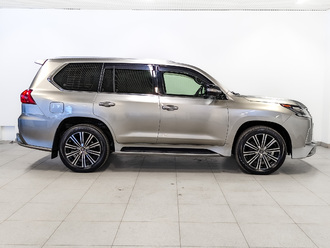 фото Lexus LX III 2017
