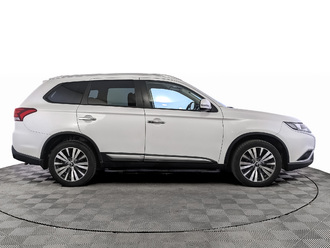 фото Mitsubishi Outlander III 2019