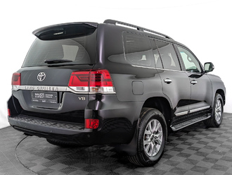 фото Toyota Land Cruiser 200 2018