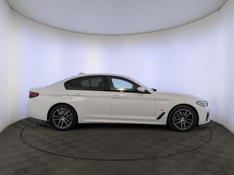 фото BMW 5 (G30/F90) 2022