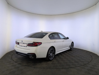 фото BMW 5 (G30/F90) 2022