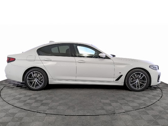 фото BMW 5 (G30/F90) 2022