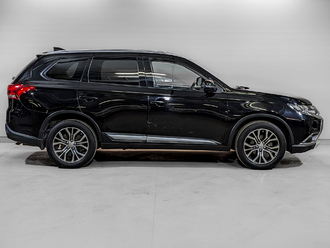 фото Mitsubishi Outlander III 2017