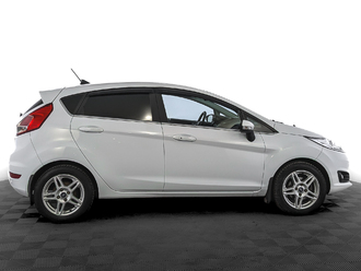 фото Ford Fiesta VII 2017