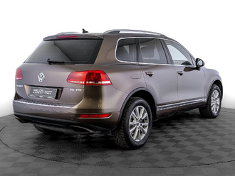 фото Volkswagen Touareg II 2012