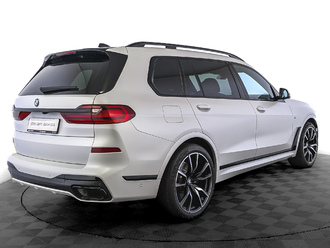 фото BMW X7 (G07) 2022