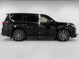 фото Lexus LX III 2021
