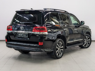 фото Toyota Land Cruiser 200 2018