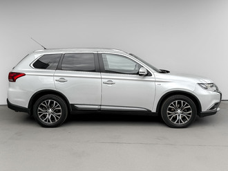 фото Mitsubishi Outlander III 2015