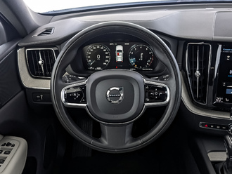 фото Volvo XC60 2020 с пробегом