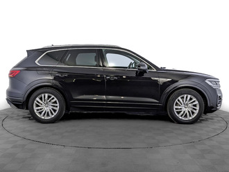 фото Volkswagen Touareg III 2018