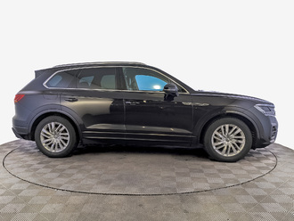 фото Volkswagen Touareg III 2018