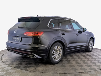 фото Volkswagen Touareg III 2018