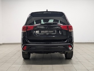 фото Mitsubishi Outlander III 2021
