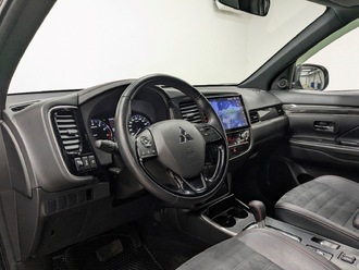 фото Mitsubishi Outlander III 2021