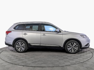 фото Mitsubishi Outlander III 2020