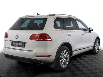фото Volkswagen Touareg II 2013