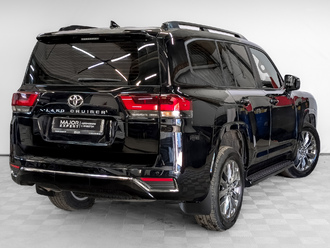 фото Toyota Land Cruiser 300 2021