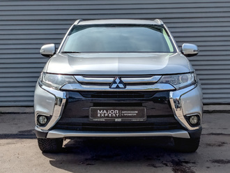 фото Mitsubishi Outlander III 2017