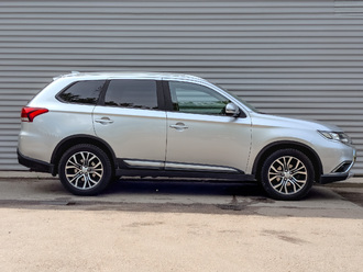 фото Mitsubishi Outlander III 2017