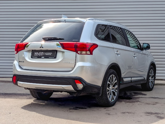 фото Mitsubishi Outlander III 2017