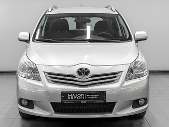 фото Toyota Verso I 2010