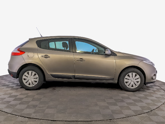 фото Renault Megane III 2010