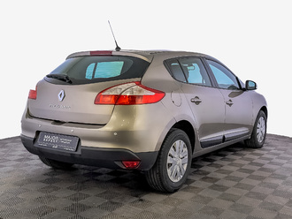 фото Renault Megane III 2010