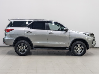 фото Toyota Fortuner II 2021