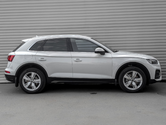 фото Audi Q5 (B9) 2022