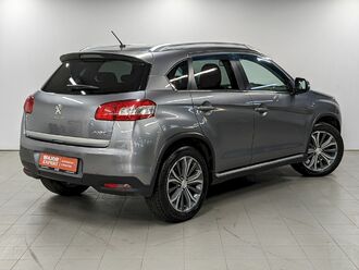 фото Peugeot 4008 2012