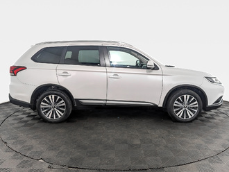 фото Mitsubishi Outlander III 2020