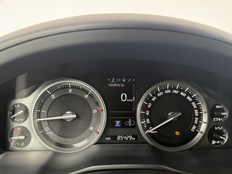 фото Toyota Land Cruiser 200 2020