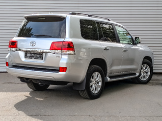 фото Toyota Land Cruiser 200 2019