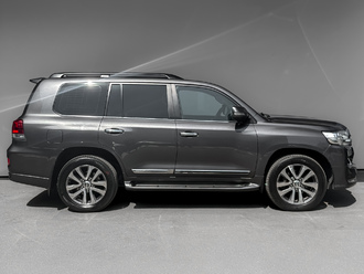 фото Toyota Land Cruiser 200 2018