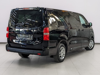 фото Peugeot Traveller 2021