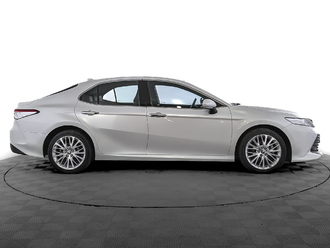 фото Toyota Camry VIII 2020