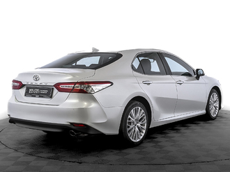 фото Toyota Camry VIII 2020