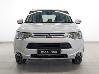 фото Mitsubishi Outlander III 2014