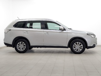фото Mitsubishi Outlander III 2014