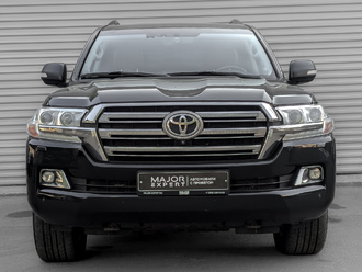 Фото Toyota Land Cruiser 200 с пробегом