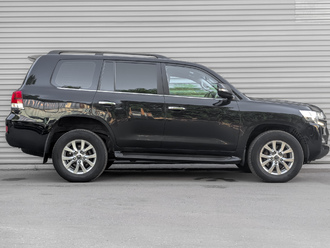 Фото Toyota Land Cruiser 200 с пробегом