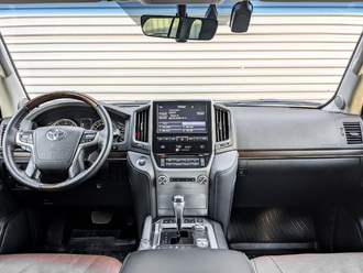 Фото Toyota Land Cruiser 200 с пробегом