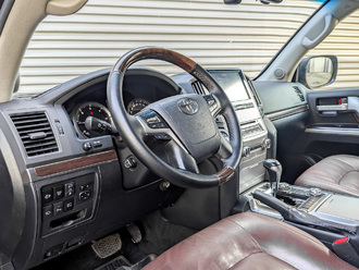 Фото Toyota Land Cruiser 200 с пробегом