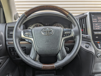 Фото Toyota Land Cruiser 200 с пробегом