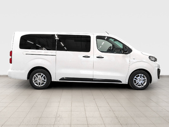 фото Peugeot Traveller 2021